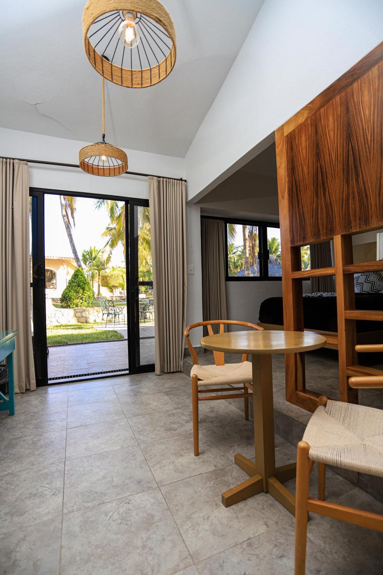 Buena Vista Oceanfront & Hot Springs Resort Буэнависта Экстерьер фото